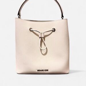 Michael Kors Bucket Bag